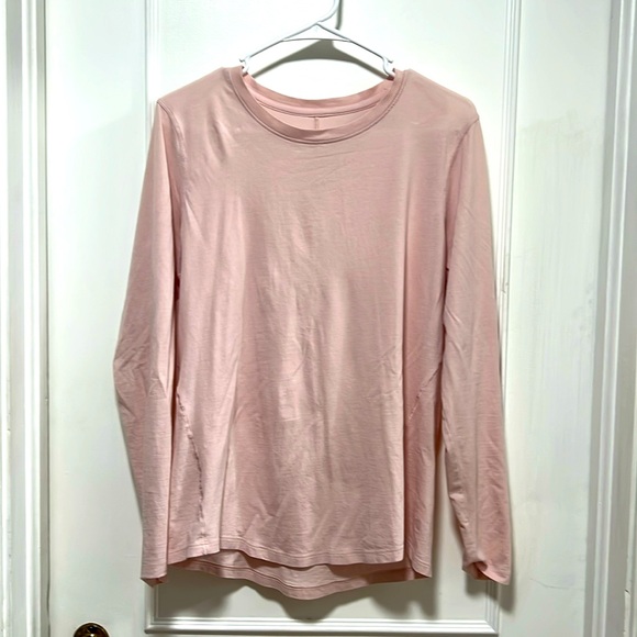 Pink Lululemon shirt, lightweight size 8 - Picture 1 of 6